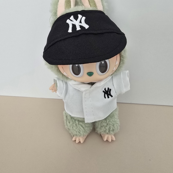 NY Yankees Labubu Outfit - Picture 1 of 3